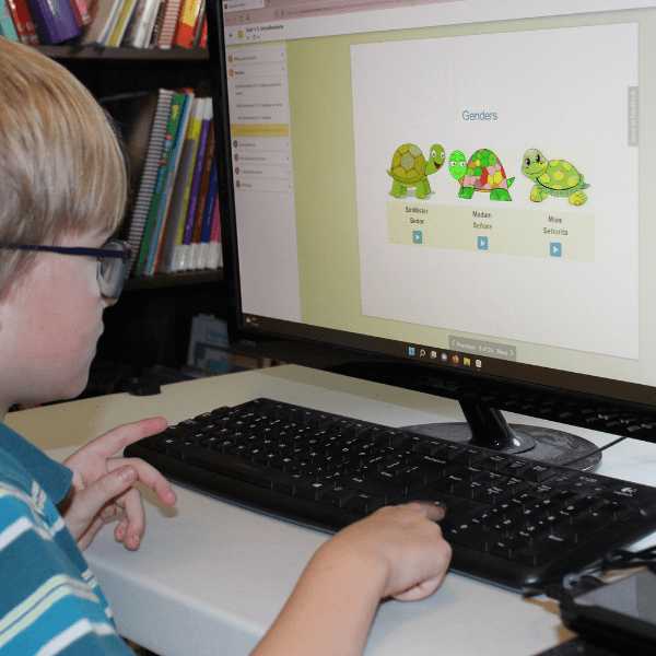 student learning Spanish with Education Perfect homeschool curriculum